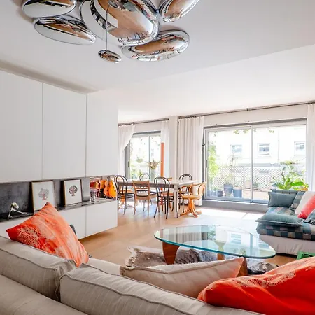 Apartment Veeve - Mid-century Maestro